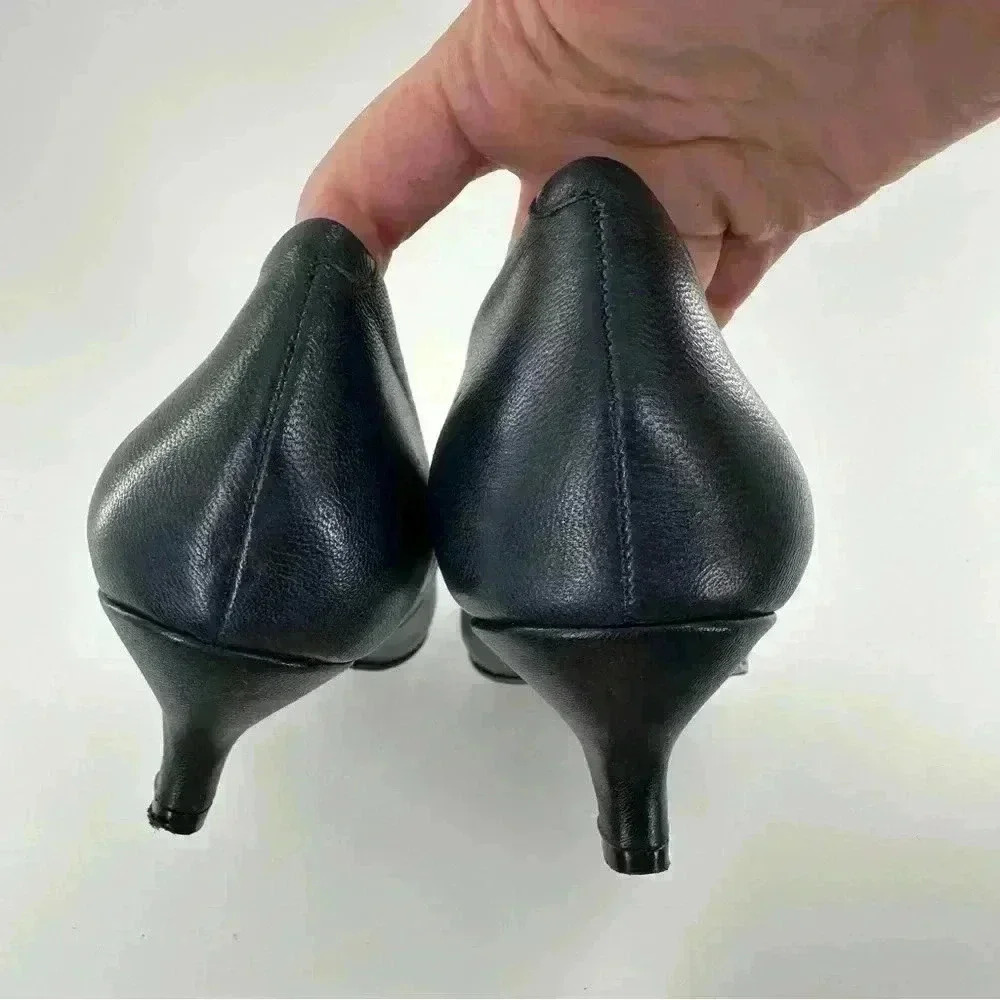 Trotters womens Kiera heels size 6 N navy blue leather pointy toe career pumps - Picture 8 of 12
